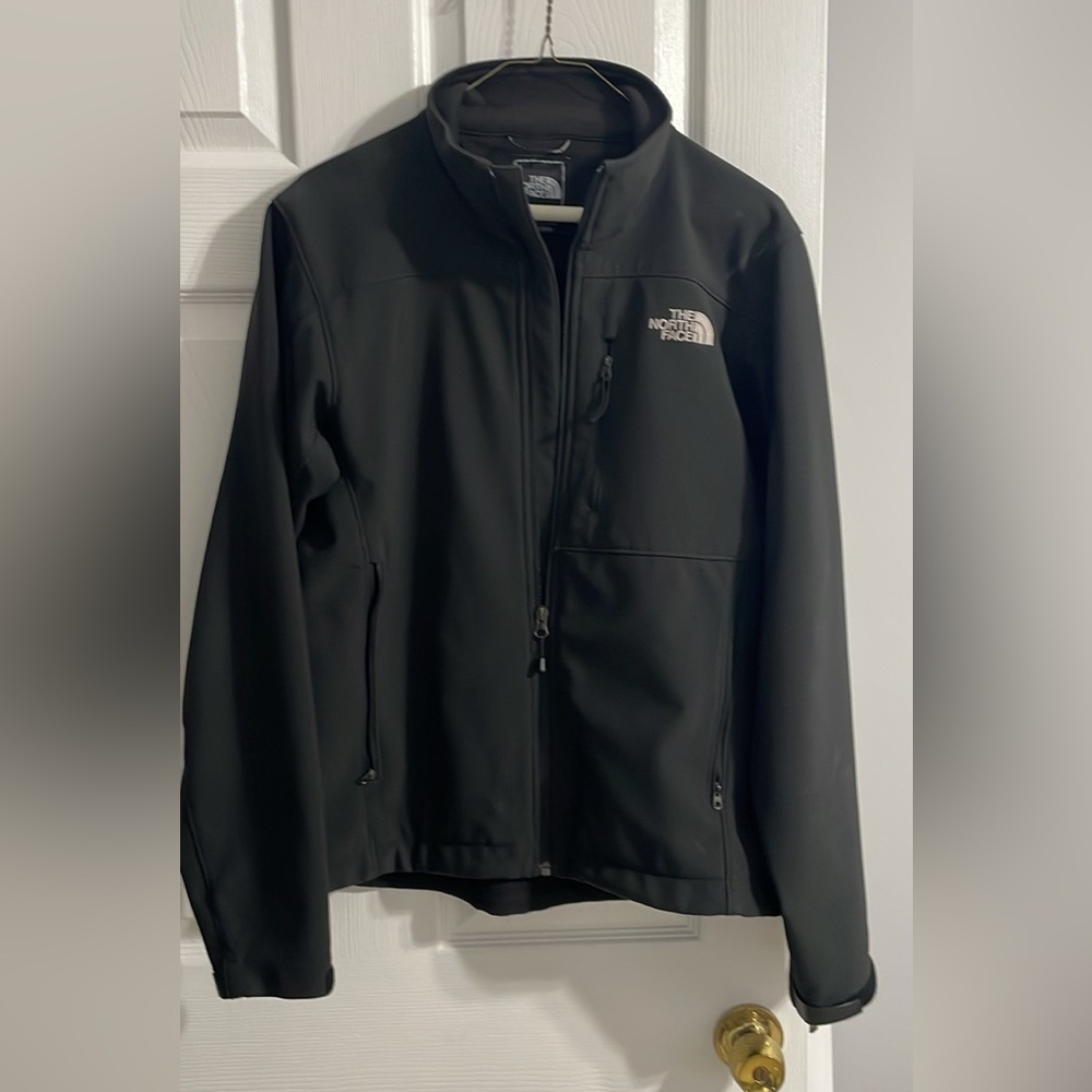 Men’s Small Black Northface Jacket with 3 pockets on front!